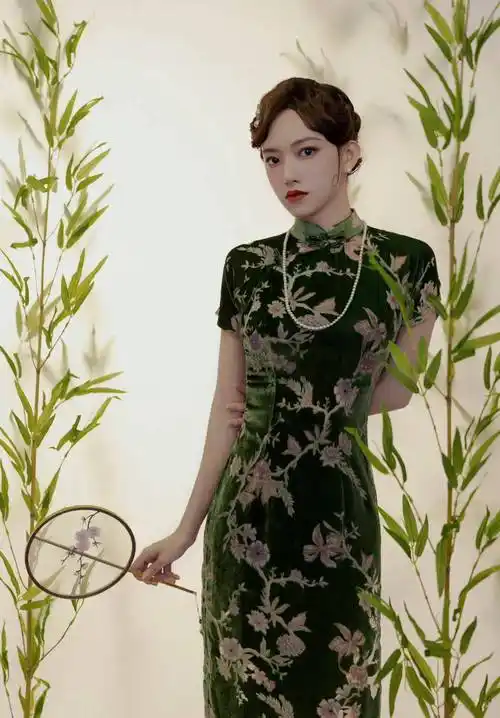 程潇蒙面舞王绿旗袍古色古香_漂亮_丝绒_水润润