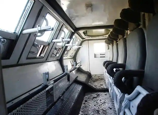 塞尔维亚拉扎尔bvt装甲运兵车,这车的个子有点大