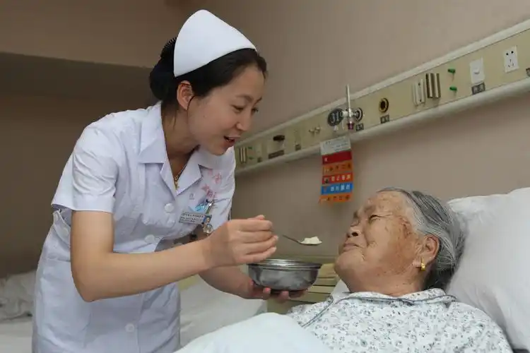 深化优质护理改善护理服务我们会做的更好