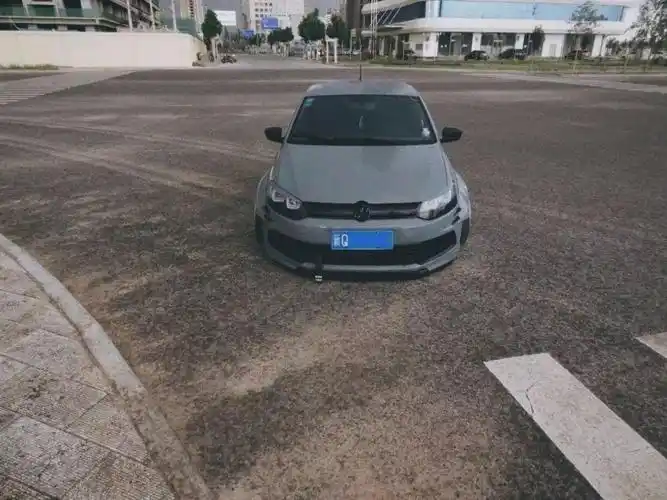 水泥灰宽体小钢炮天山脚下的polo你服吗