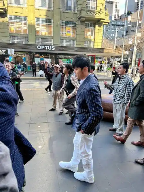 已经是一位妥妥的人生赢家了,他的娇妻昆凌还为他们的家庭生下了三胎