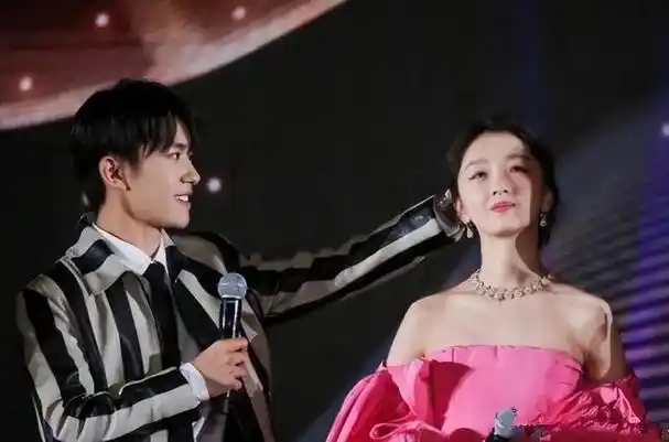 三金影后周冬雨,清纯人设崩塌,让人大跌眼镜