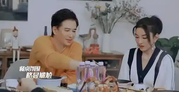 两次婚姻失败的黄奕,不惧流言牵手崔伟,这个男人是什么来头?