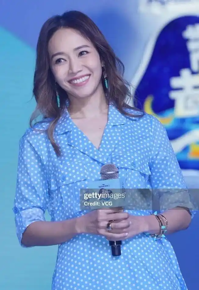 侯佩岑高喊祖国统一,在ins上被骂惨,前男友周杰伦立场被质疑