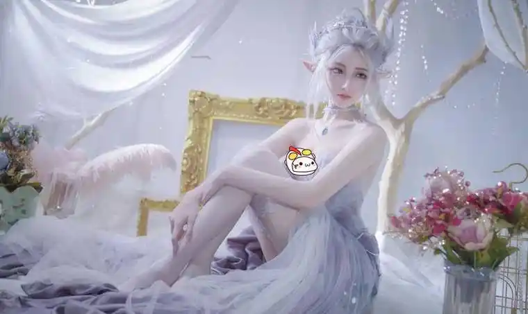 "魔王"cos鬼刀惊艳众人,一颗泪痣点睛,绝笔!_萝莉控_作品_精灵