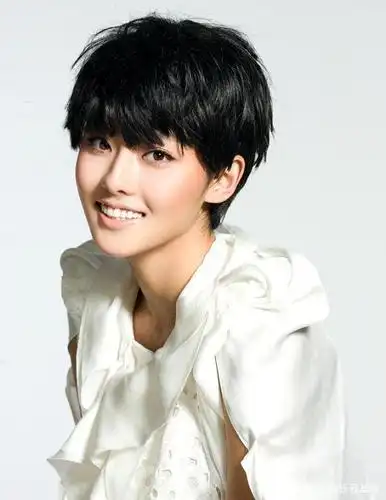 组图:张嘉倪刚出道时旧照