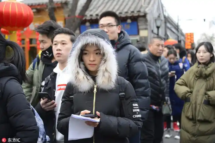 中央戏剧学院艺考初试开考 帅哥美女如云