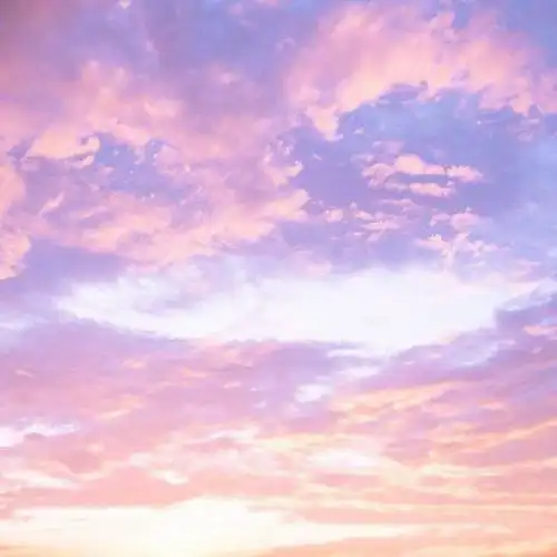 唯美天空粉色云朵图片头像超清粉紫色云朵天空的图片头像