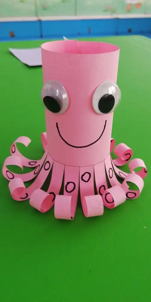 海傍幼儿园停课不停学教育活动——手工制作《小章鱼》