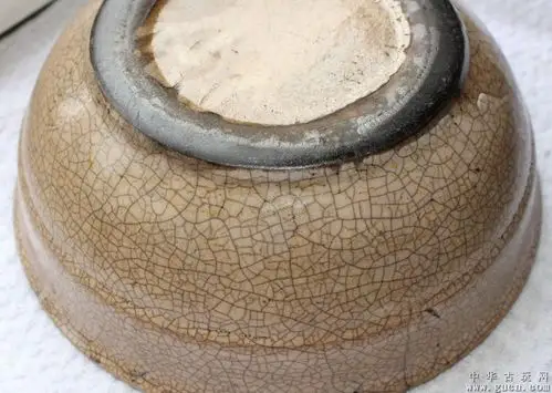 哥窑紫口铁足大碗