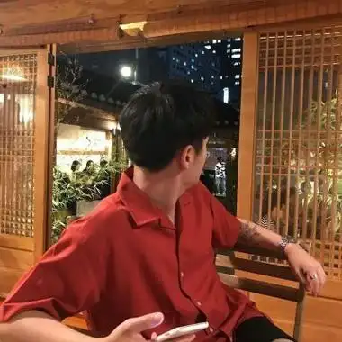 高清红色男最吉利好运图片头像