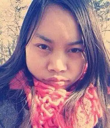 "网红"凤姐晒自拍照 素颜出镜变漂亮看上去没以前那么"丑"了_生活