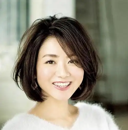 45岁过后的女人,尽量不要留长发,今年最好看的短发,时髦减龄