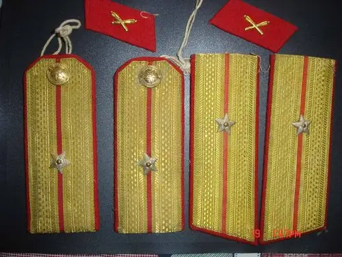55式陆军炮兵少尉领章.常服领章.大衣肩章