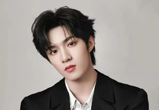 耀文真的可塑性很强有灵气,期待耀文和张导的合作静等官宣,祝拍摄顺利