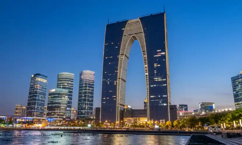 云端豪宅以其高端住宅的定位与商业群相互辉映,成为苏州中心亮点之一