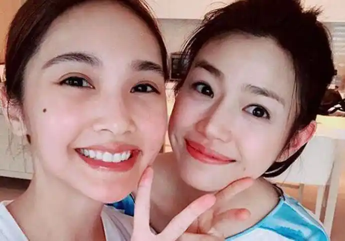 杨丞琳陈妍希合影