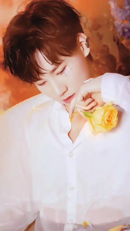 时代少年团-张真源少年与花|抱图留|图92 all.