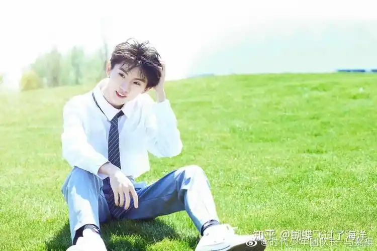 如何评价马嘉祺的长相