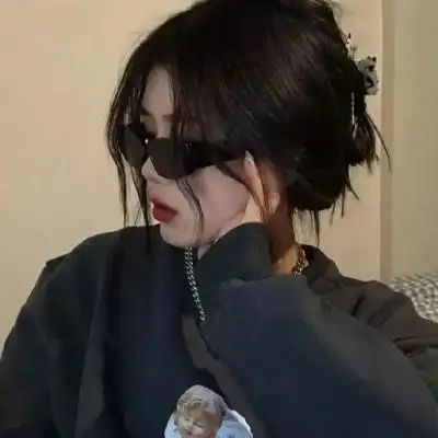 女生ins风超拽霸气头像