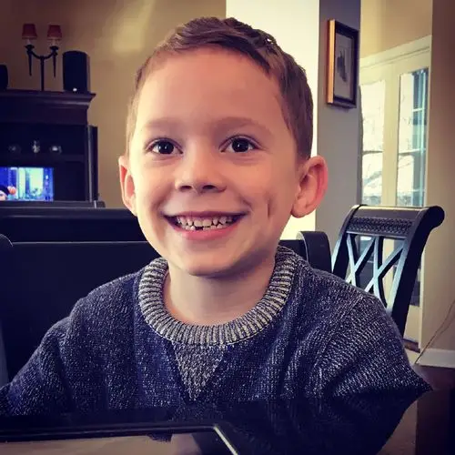 gavinthomas假笑男孩高清图片