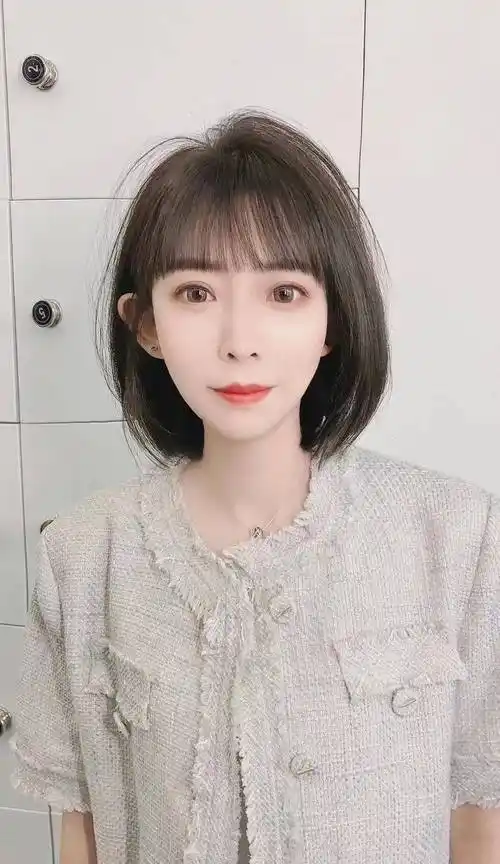 40岁左右的女性,发型这样剪,时尚年轻不老气_短发_个性_刘海