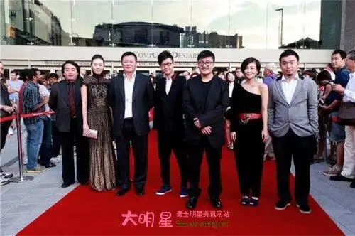 杨亚洲有过几段婚姻杨亚洲与现任老婆倪萍生活照2