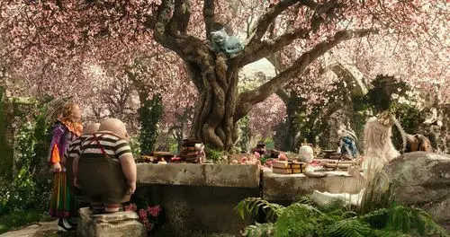 电影名称: 《爱丽丝梦游仙境2:镜中奇遇记》