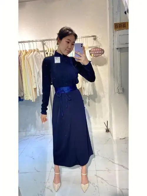 藏蓝色小号弹力棉袍子端庄大气的一款#蒙古族  #蒙古袍  #日常穿搭