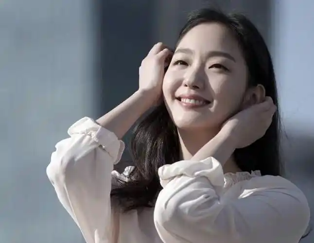 五官扁平的女生如何最大化发挥美貌做好3点就够了