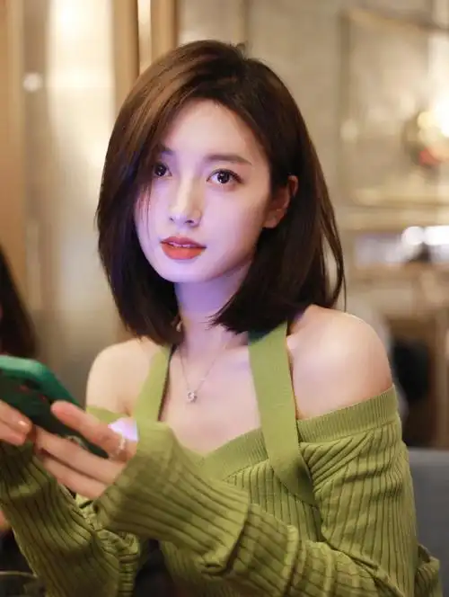 这款短发可以到你么初恋锁骨发