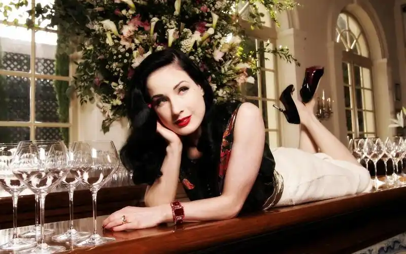 短发个性欧美美女,高清图片,电脑桌面-壁纸族