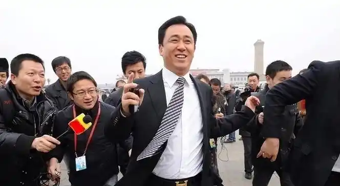 中国富豪大洗牌:许家印跌出前400,李嘉诚第8,首富是谁?