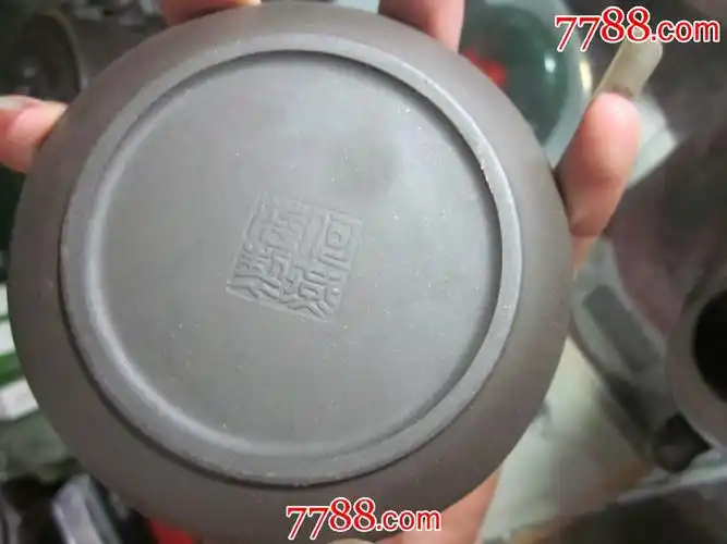 7,燕萍制陶 出自凌燕萍手工工艺宜兴紫砂壶那里有好几个燕萍,你看下壳