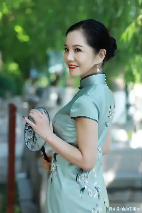 喜事上门,旗袍着身,你们喜欢的国风旗袍写真来了!