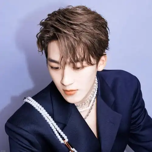 " r1se焉栩嘉头像|r1se何洛洛头像|顾雨曦