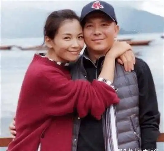 刘涛"起近照"曝光,颜值身材太能扛,现在才发现她身材好_头发_老公