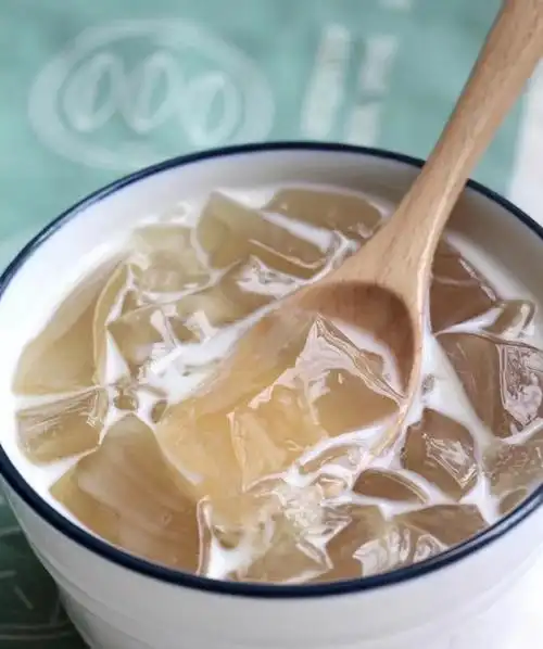 快乐的吃货小姐姐做的海底椰雪梨膏