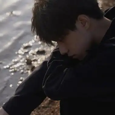 好看的帅哥侧面照片头像高清阳光图片