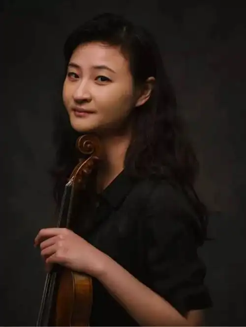 苏雅菁琥珀四重奏 · 第二小提琴苏雅菁毕业于中央音乐学院.