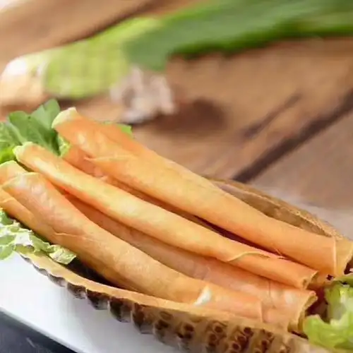 脆皮葱香鳕鱼卷炸春卷油炸小吃油炸海鲜点心美食速冻食品餐饮食材