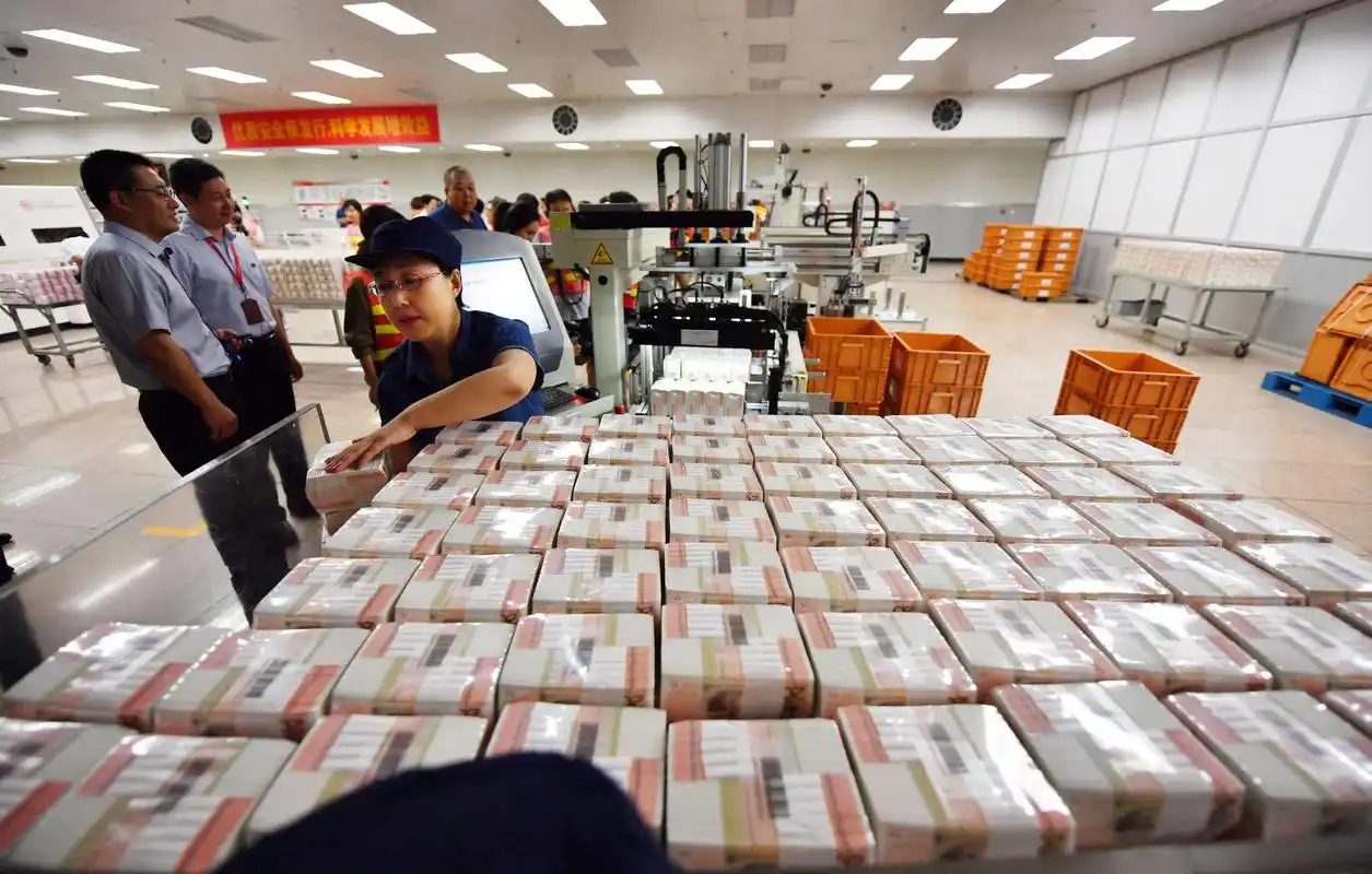 探访印钞厂:一张白纸如何变身钞票