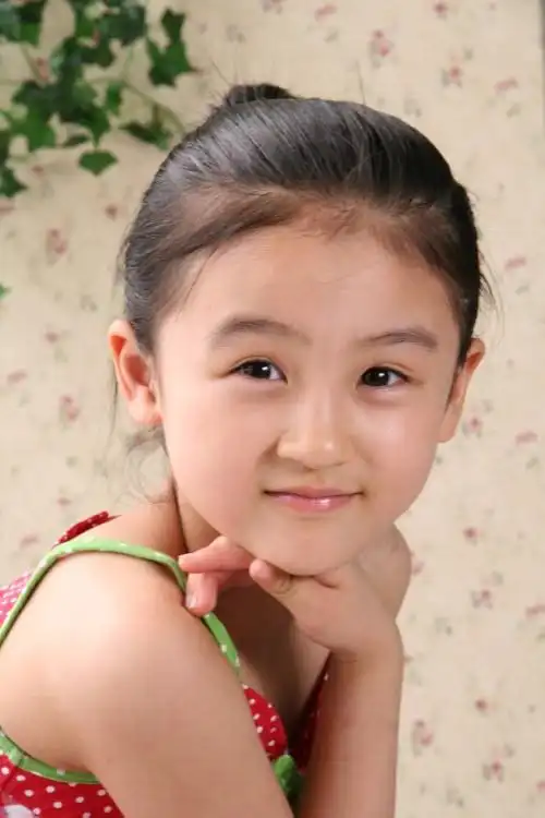 提问者采纳 陆子艺陆子艺(2001年2月24日—)中国大陆著名女童星,演员