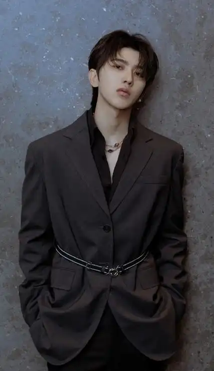 2020蔡徐坤帅气气质的空间皮肤 峻贵气的代言人