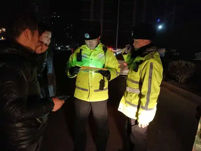 济南交警持续开展夜间整治