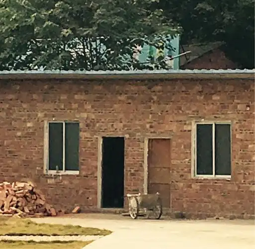 其它 混出不凡 写美篇红砖平房 多块砖 不多 少个门