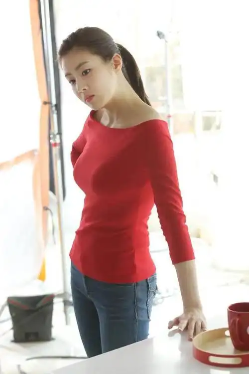 知道什么叫"名品身材"吗?看一看韩星姜素拉,就了解答案了_网易订阅