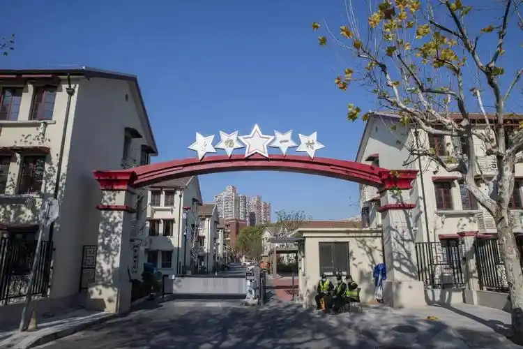 "中五个城市更新改造示范区之一,曹杨新村街道以"一张蓝图"为基准