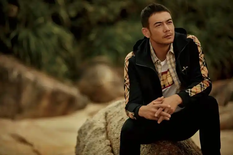 《涩女郎》改编作热播,比音勒芬代言人杨烁颠覆形象和"万人迷"上演