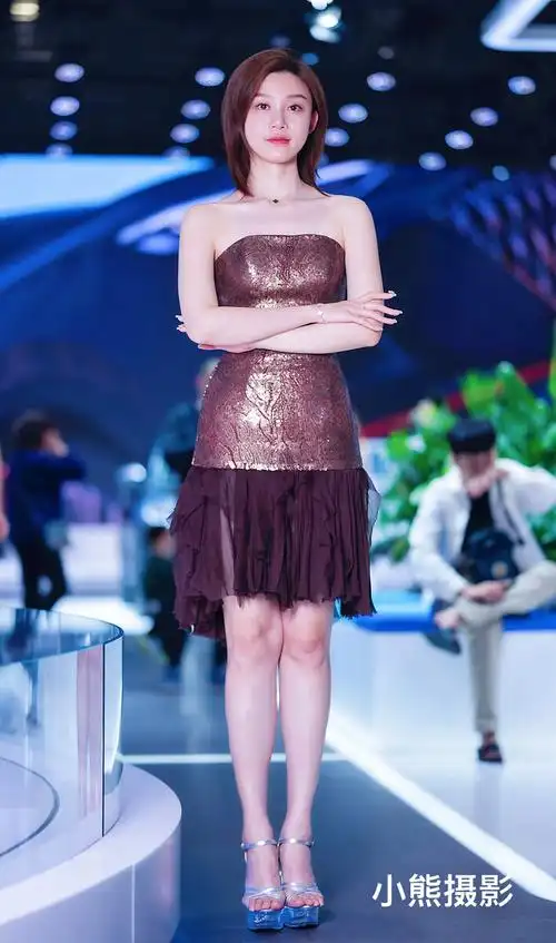 你们要看的大模张芮尔